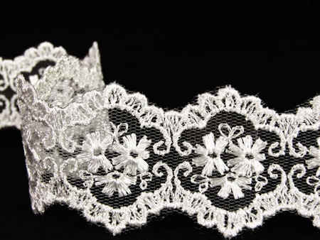 Wstawka 3,5cm tiulowa biała