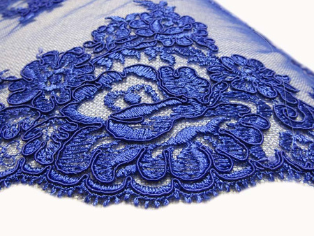 Koronka tiulowa haft z koderem chaber