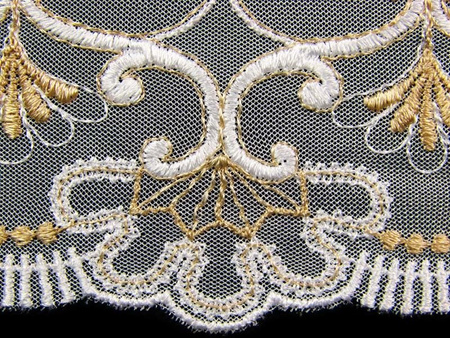 Koronka 18cm tiulowa biała