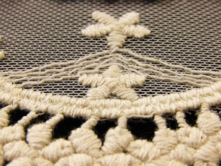 Koronka tiulowa haft bawełna natural