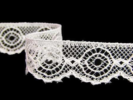 Koronka 1,5cm stabilna biała