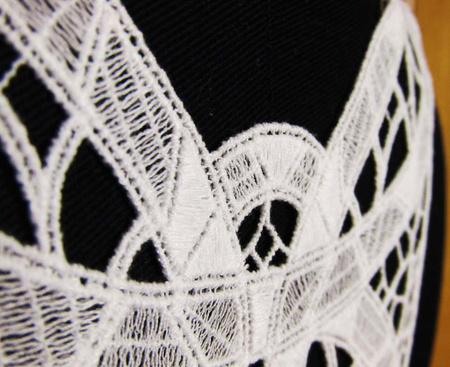 Aplikacja gipiurowa biała