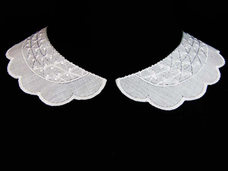 Kołnierzyk BEBE haft GWIAZDKI biały