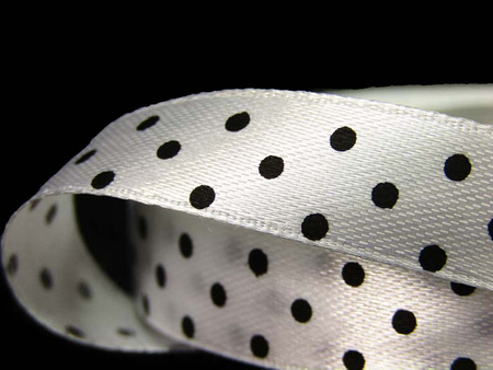 Wstążka 12mm atłas KROPECZKI biała