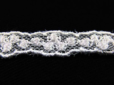 Wstawka 1cm tiulowa biała