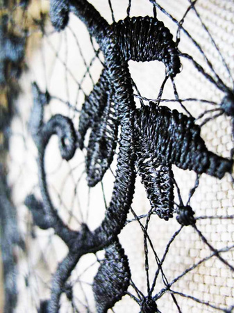 Koronka gipiurowa czarna