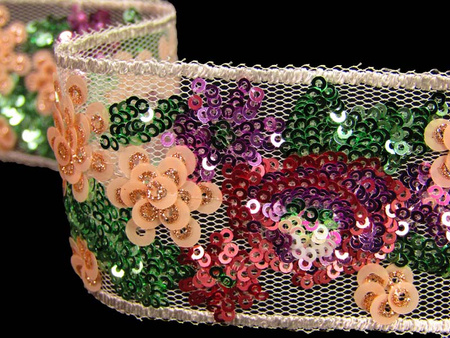 Taśma 4cm tiulowa z cekinami biała