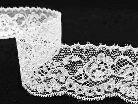 Koronka 3,5cm stabilna biała