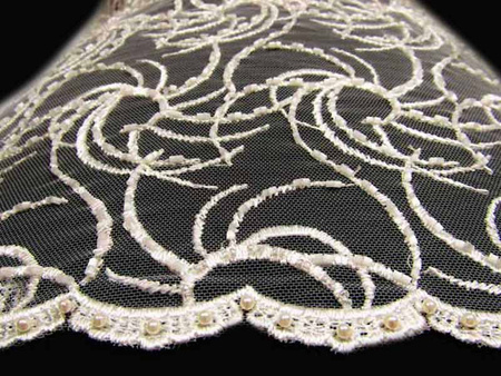 Koronka 130cm tiulowa haft & koralik ivory