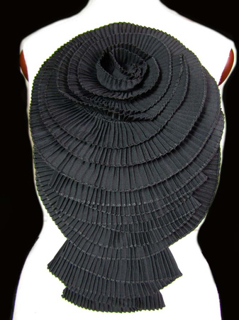 Aplikacja plisowana czarna