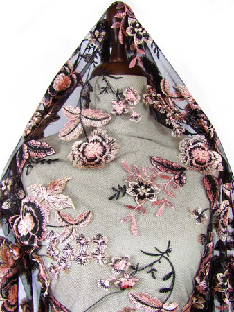 Koronka 140cm tiulowa haft czarno-różowa