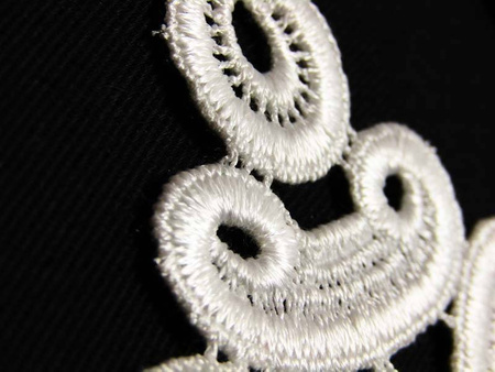 Aplikacja gipiurowa biała