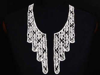 Dekolt gipiurowy biały