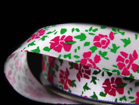 Wstążka 16mm atłas KWIATY pudrowy róż