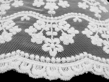 Koronka 15cm tiulowa biała