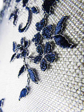 Koronka tiulowa haft z koralikiem granat