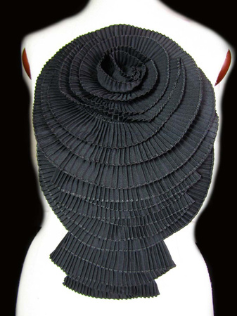 Aplikacja plisowana czarna