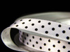 Wstążka 10mm atłas DOTS biała