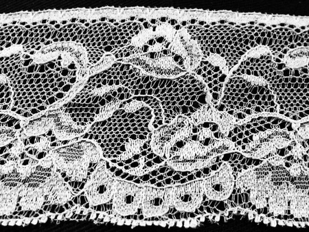 Koronka 5,5cm stabilna biała