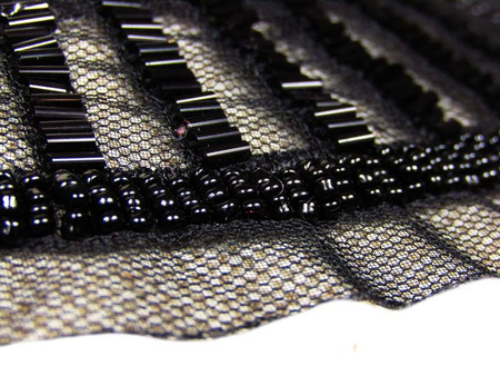 Dekolt tiulowy z koralikami czarny